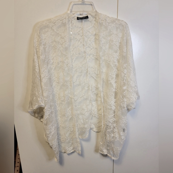 Tops - White lace cardigan/kimono